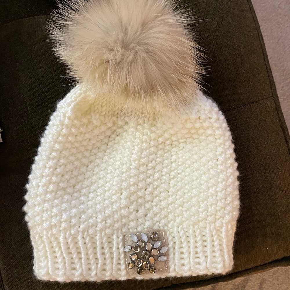 Real coyote fur knit hat